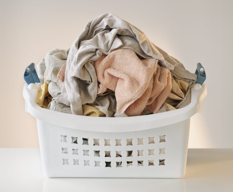 Islak kıyafetlerinizi çamaşır makinesinde ne kadar süre bırakabilirsiniz?